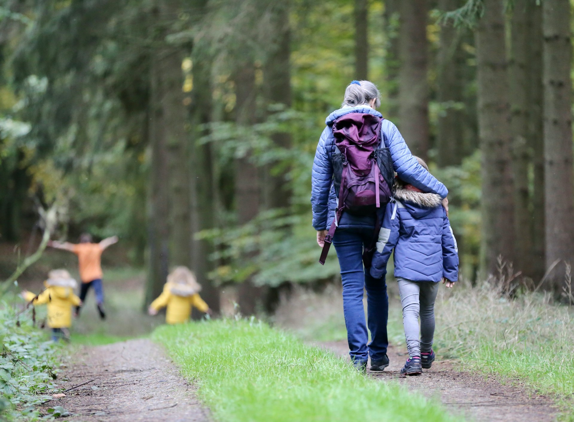 family-hiking-togheder